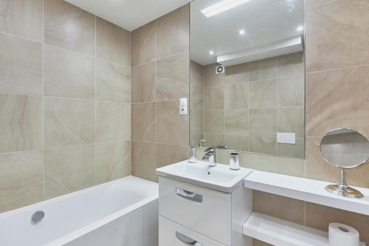 Apartament 70M2 Przy Parku Zdrojowym, Plaza, Centrum. Świnoujście Exteriör bild